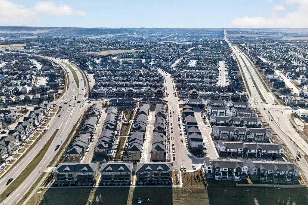 12 Evanscrest Gardens NW Calgary AB T3P0S1