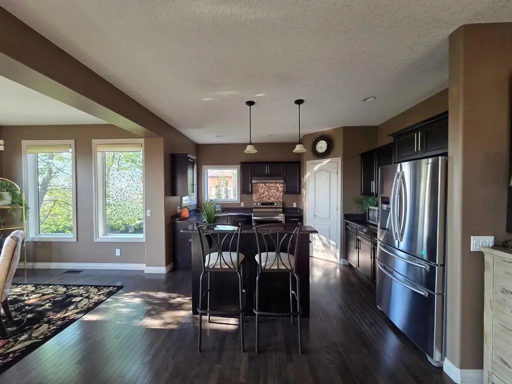 460 Sunset Link Crossfield AB T0M 0S0