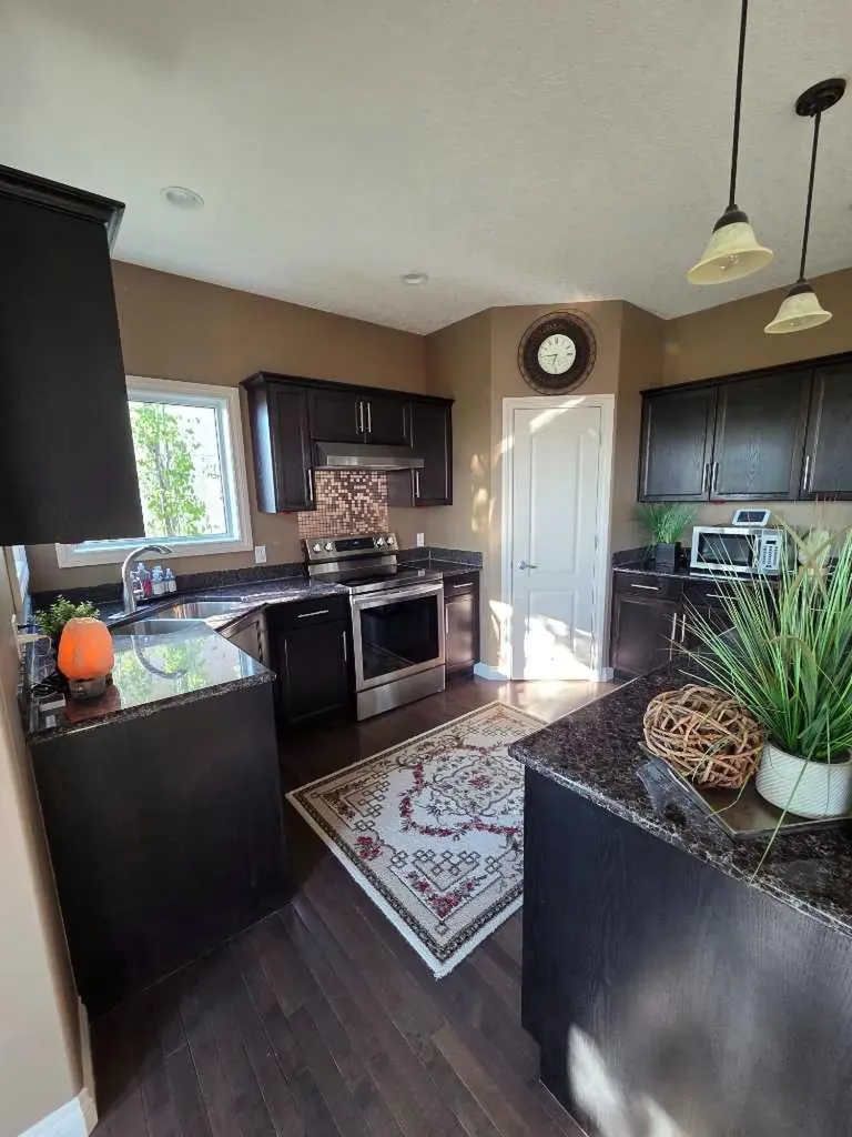460 Sunset Link Crossfield AB T0M 0S0