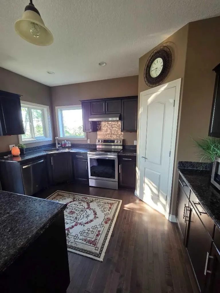 460 Sunset Link Crossfield AB T0M 0S0