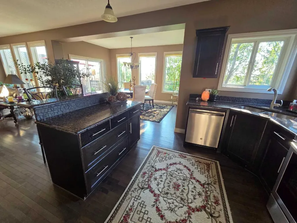 460 Sunset Link Crossfield AB T0M 0S0