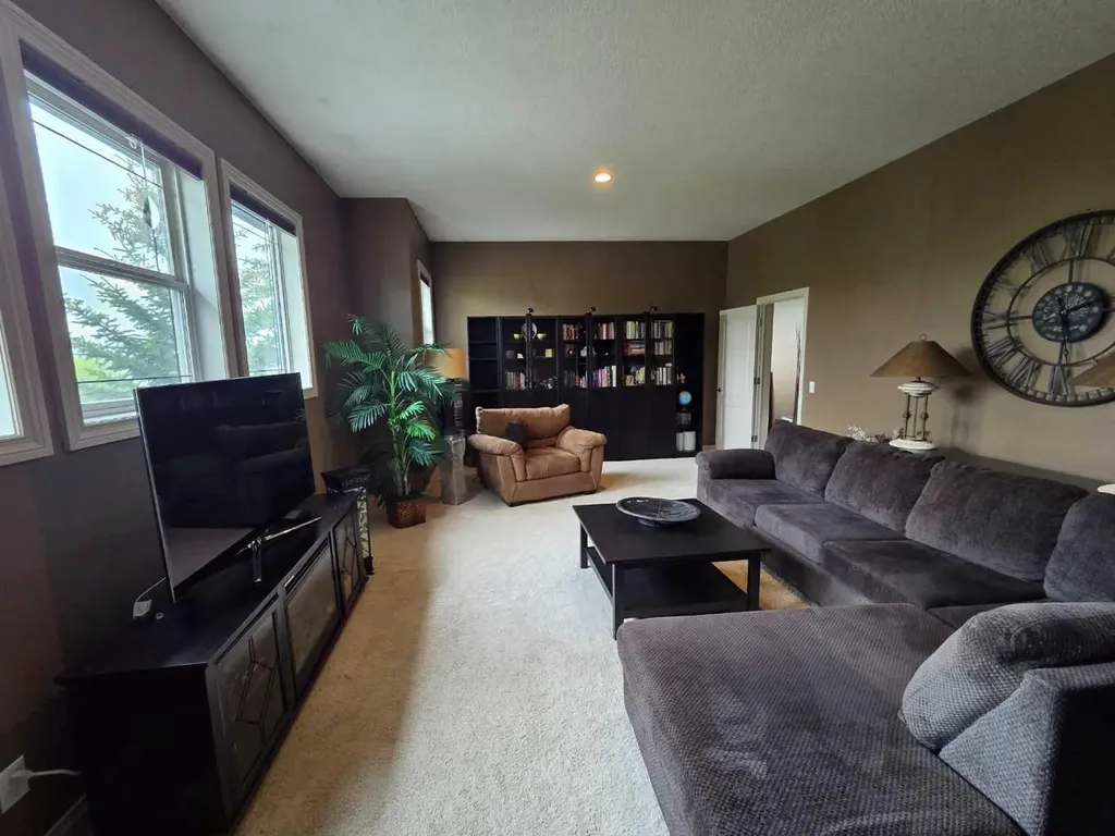 460 Sunset Link Crossfield AB T0M 0S0