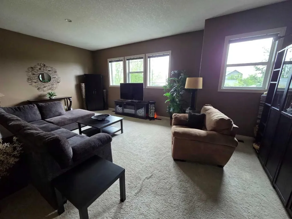 460 Sunset Link Crossfield AB T0M 0S0