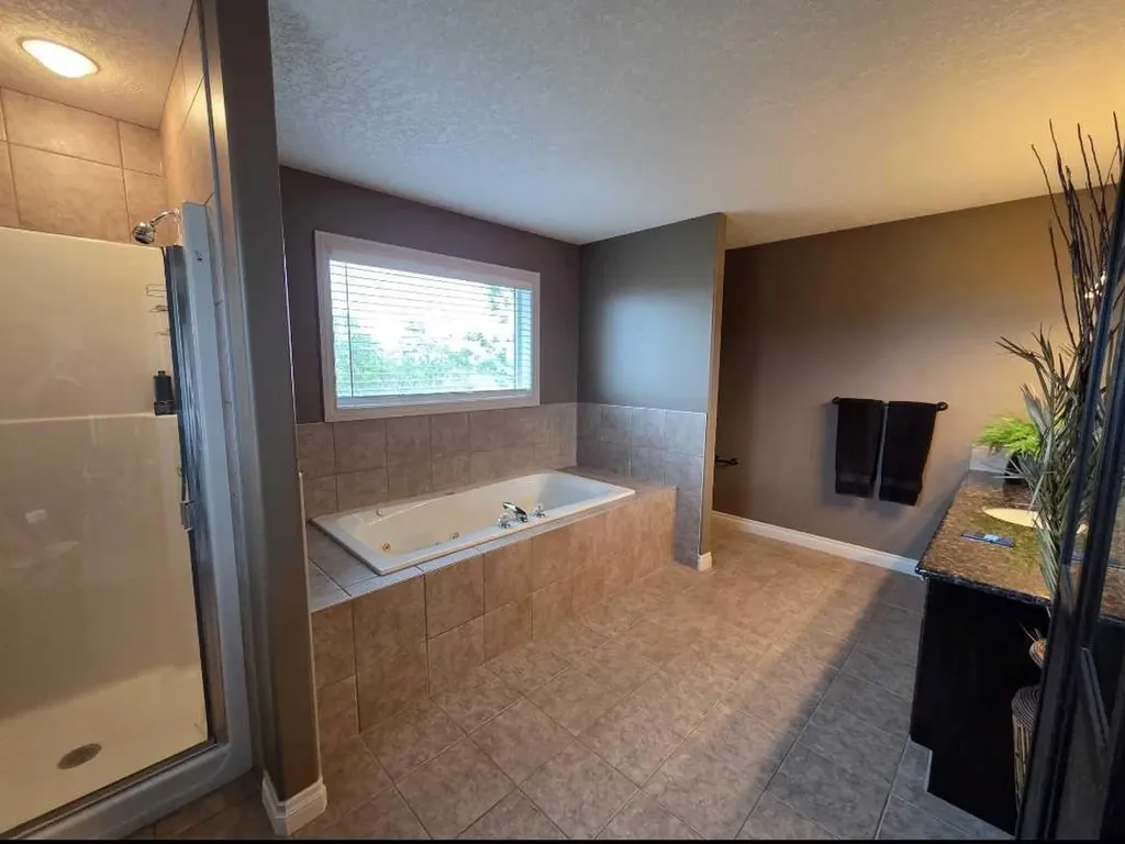 460 Sunset Link Crossfield AB T0M 0S0