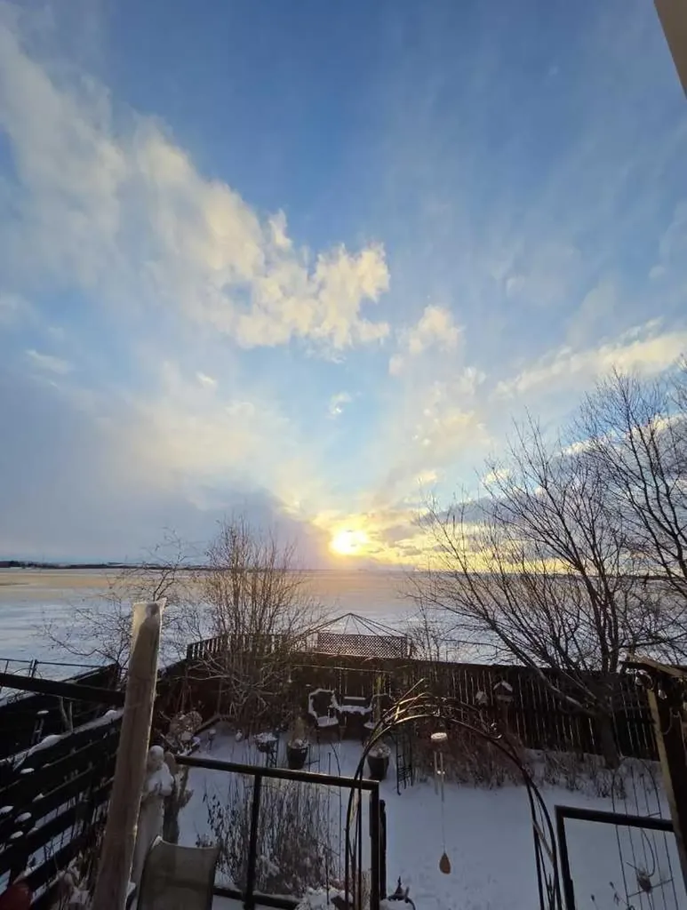 460 Sunset Link Crossfield AB T0M 0S0
