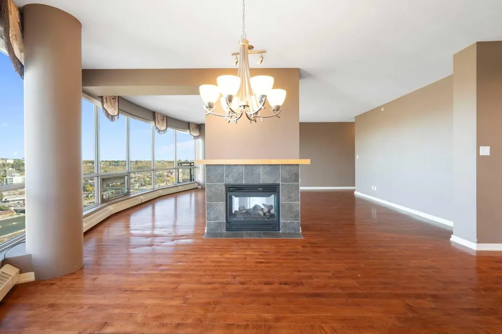1088 6 Avenue SW Calgary AB T2P 5N3