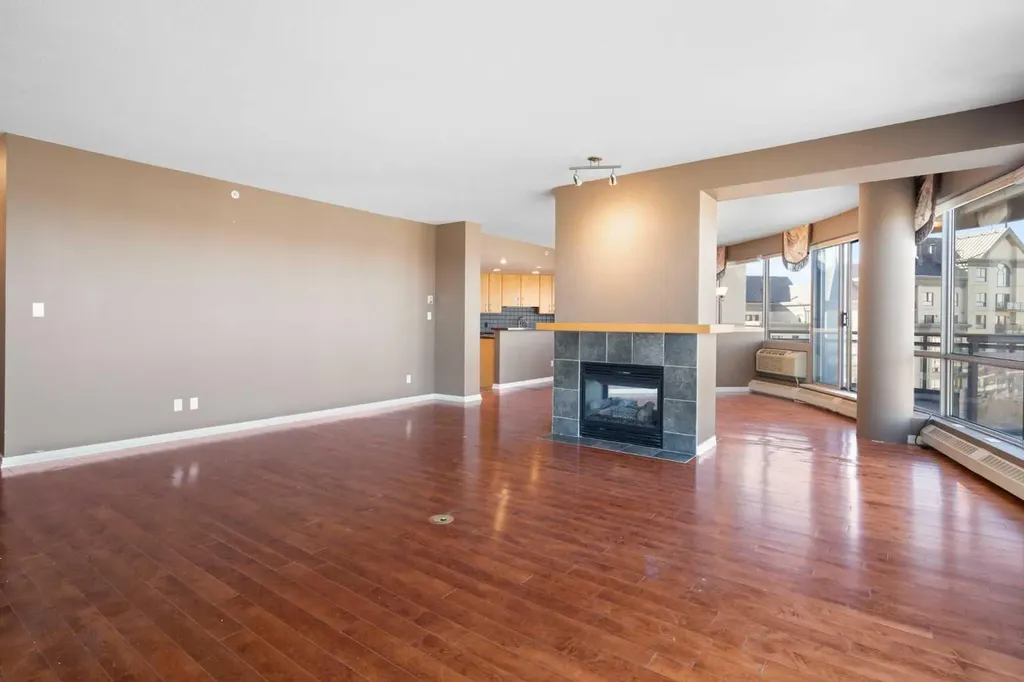 1088 6 Avenue SW Calgary AB T2P 5N3