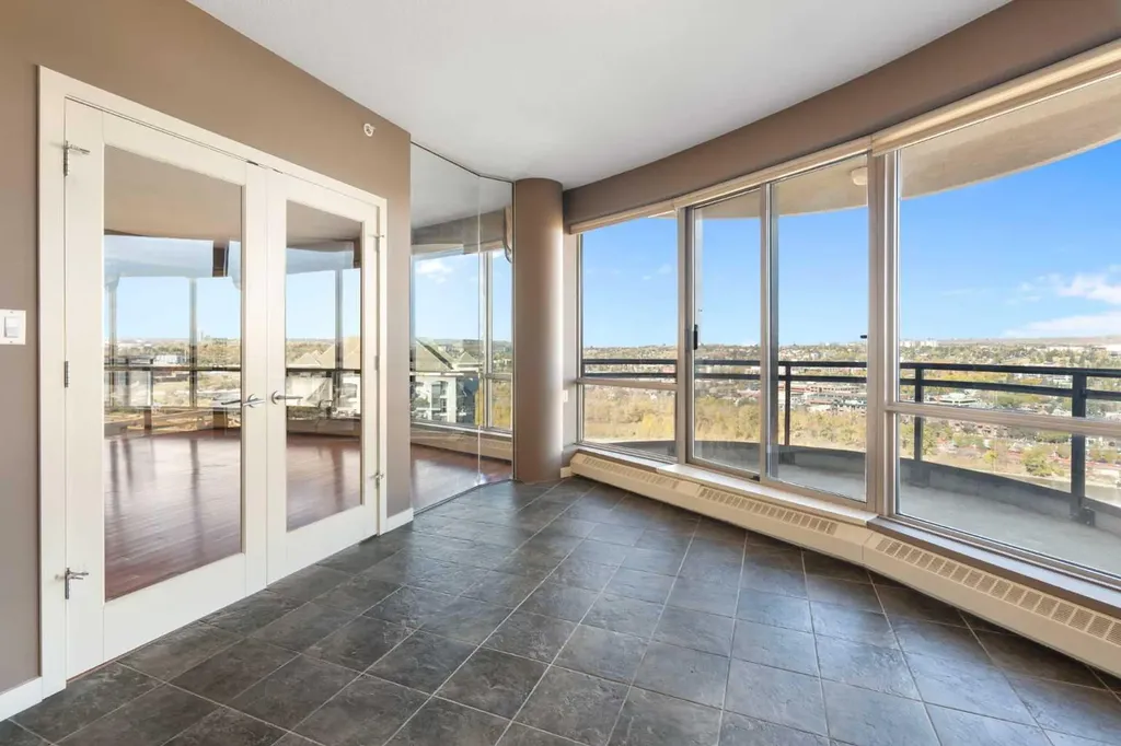 1088 6 Avenue SW Calgary AB T2P 5N3