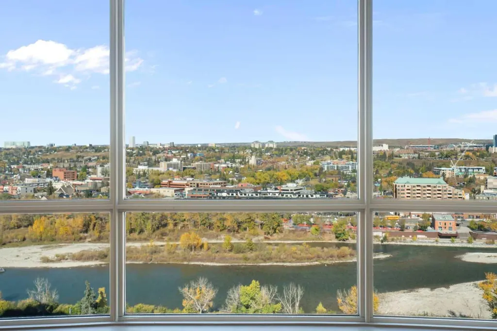 1088 6 Avenue SW Calgary AB T2P 5N3
