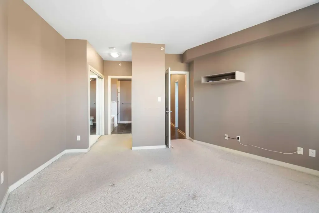 1088 6 Avenue SW Calgary AB T2P 5N3