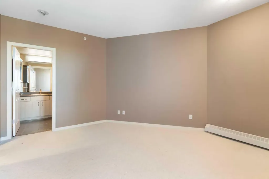 1088 6 Avenue SW Calgary AB T2P 5N3
