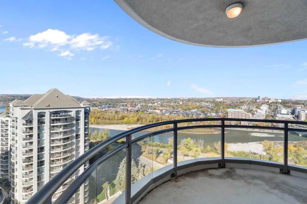 1088 6 Avenue SW Calgary AB T2P 5N3