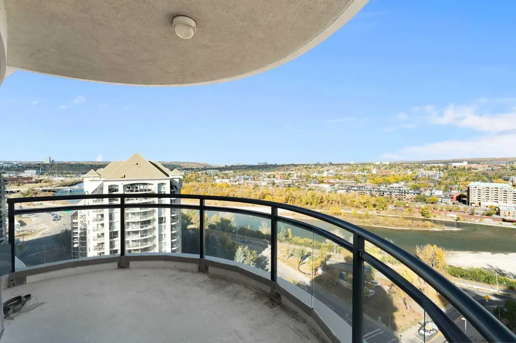 1088 6 Avenue SW Calgary AB T2P 5N3