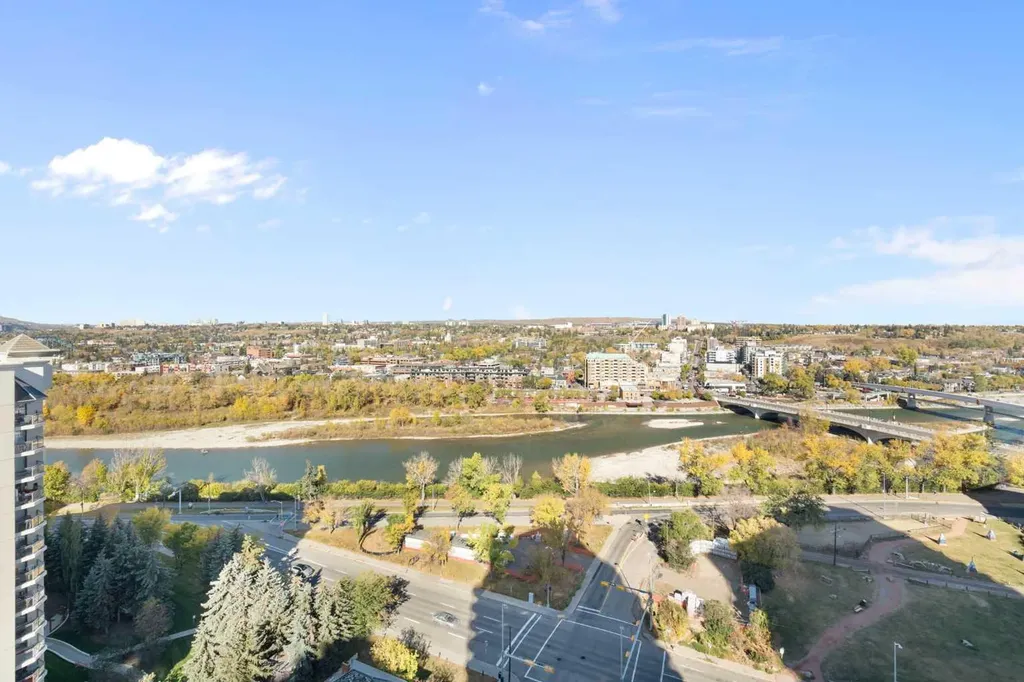 1088 6 Avenue SW Calgary AB T2P 5N3