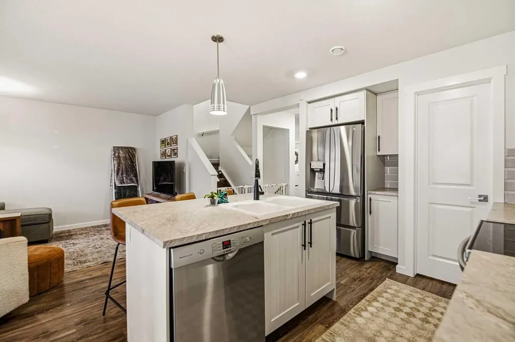 8 Springfield Boulevard Sylvan Lake AB T4S 0S5