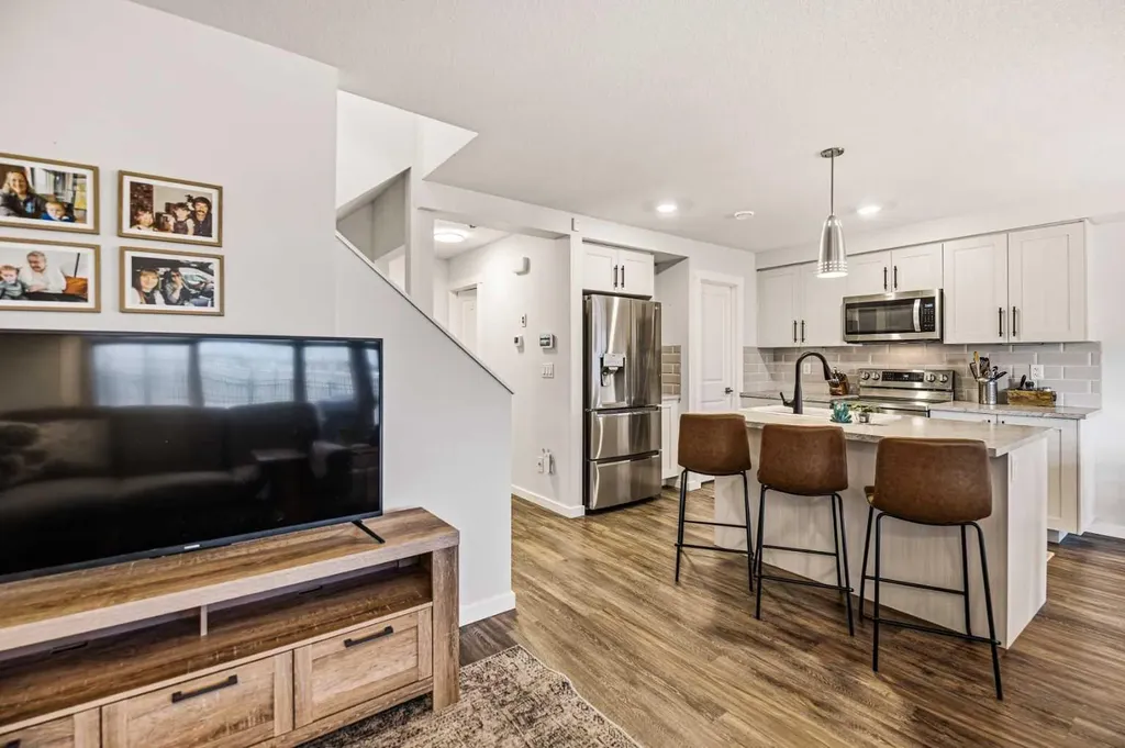 8 Springfield Boulevard Sylvan Lake AB T4S 0S5