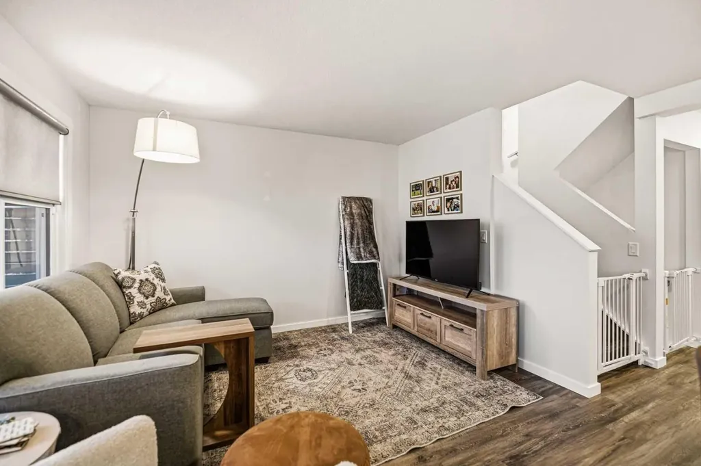8 Springfield Boulevard Sylvan Lake AB T4S 0S5