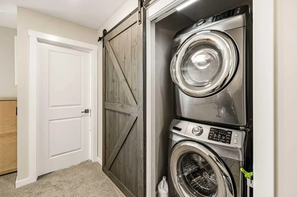 8 Springfield Boulevard Sylvan Lake AB T4S 0S5