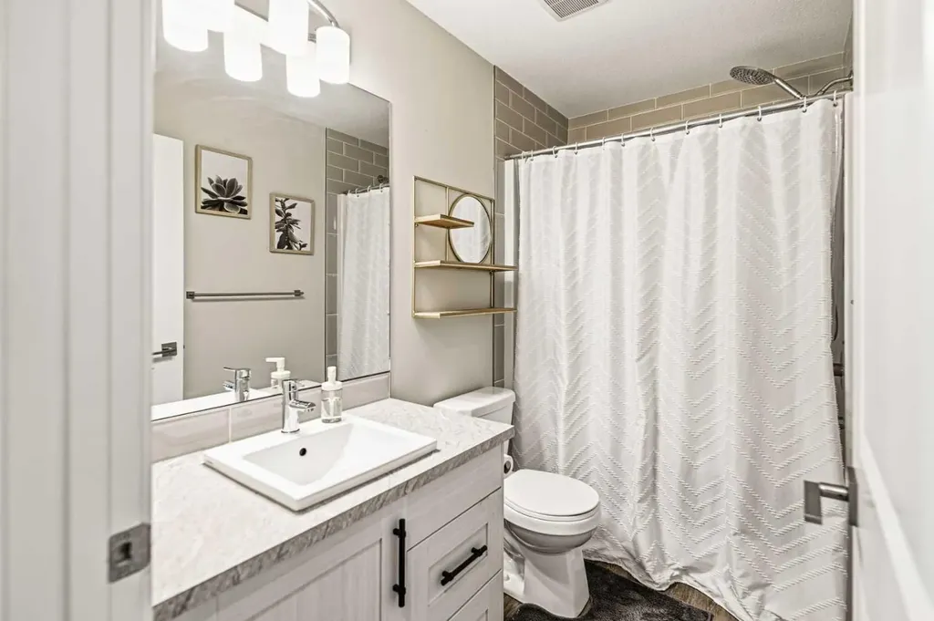 8 Springfield Boulevard Sylvan Lake AB T4S 0S5