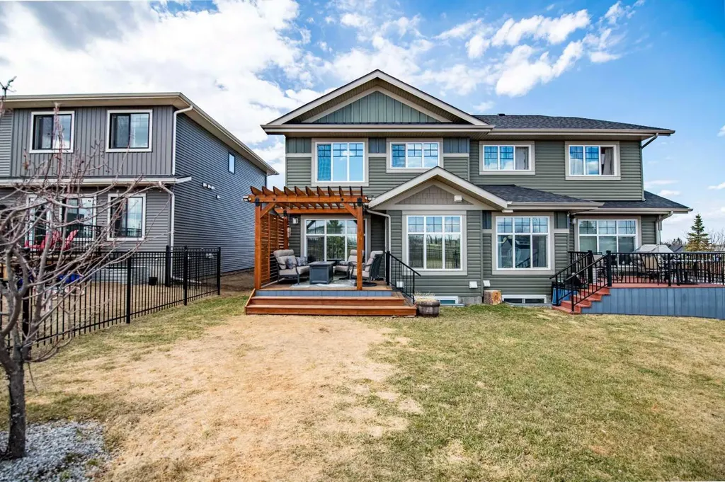 8 Springfield Boulevard Sylvan Lake AB T4S 0S5
