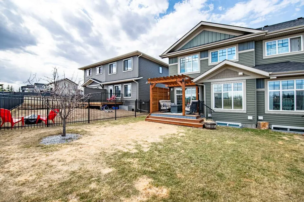 8 Springfield Boulevard Sylvan Lake AB T4S 0S5