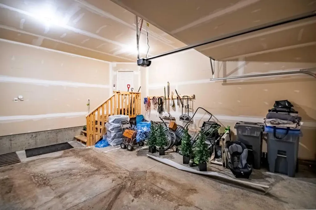 8 Springfield Boulevard Sylvan Lake AB T4S 0S5