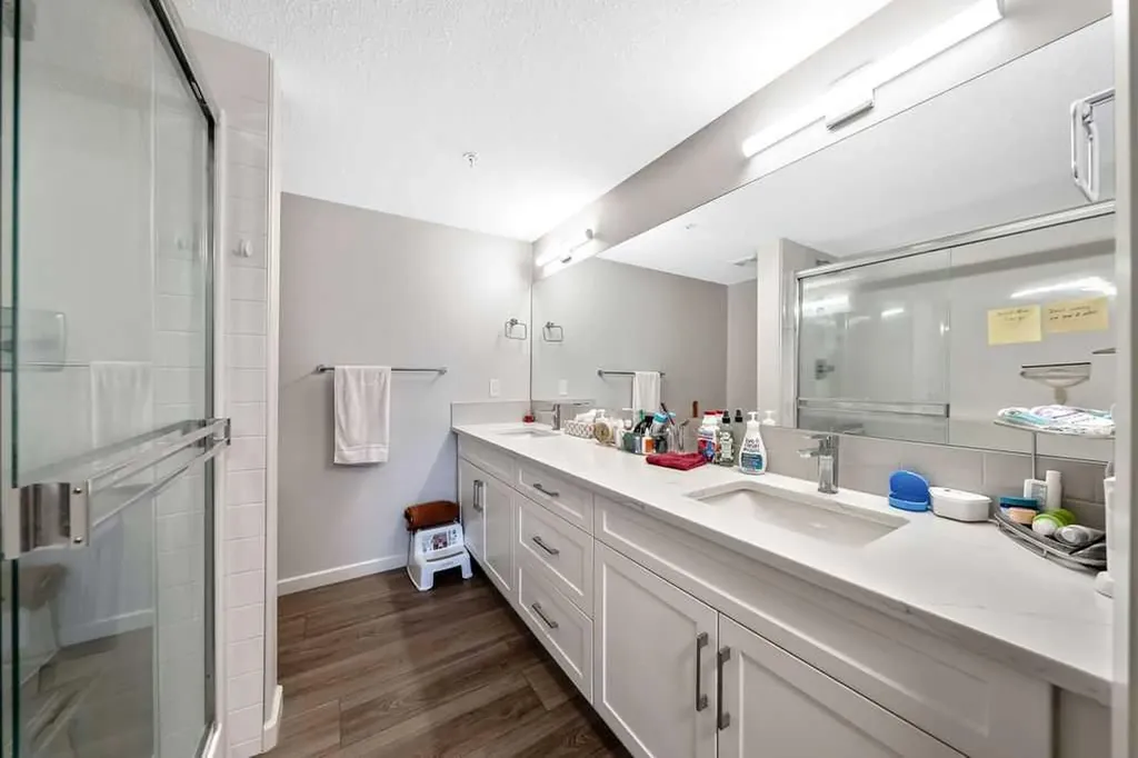10 Market Boulevard SE Airdrie AB T4A0W8