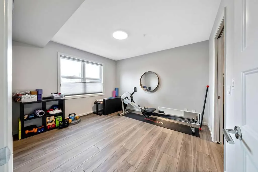 10 Market Boulevard SE Airdrie AB T4A0W8