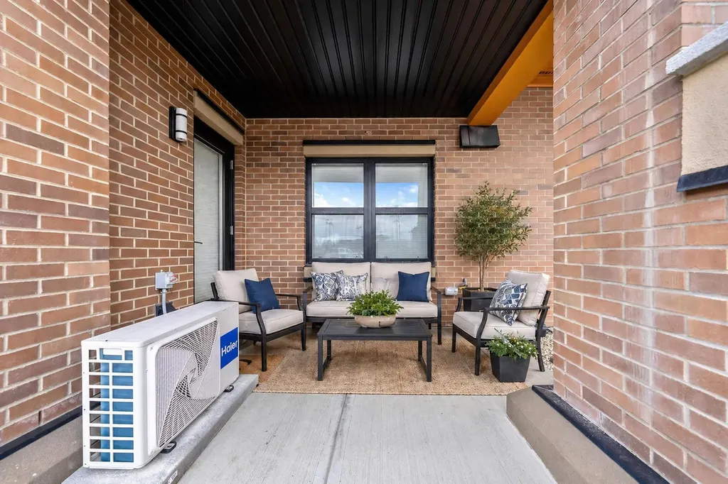 10 Market Boulevard SE Airdrie AB T4A0W8