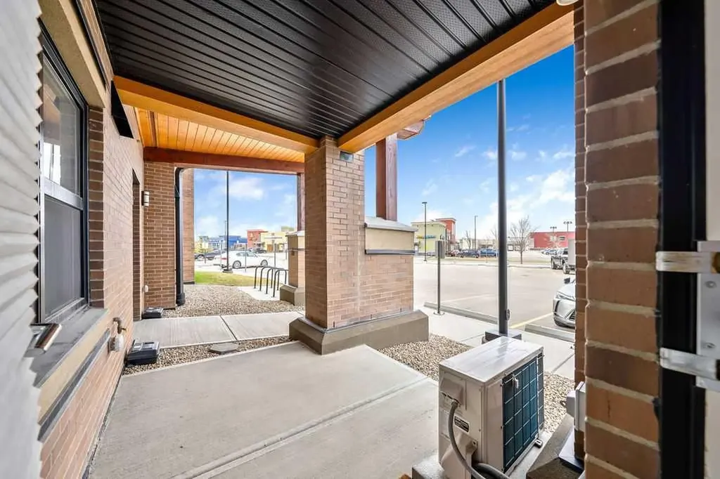 10 Market Boulevard SE Airdrie AB T4A0W8