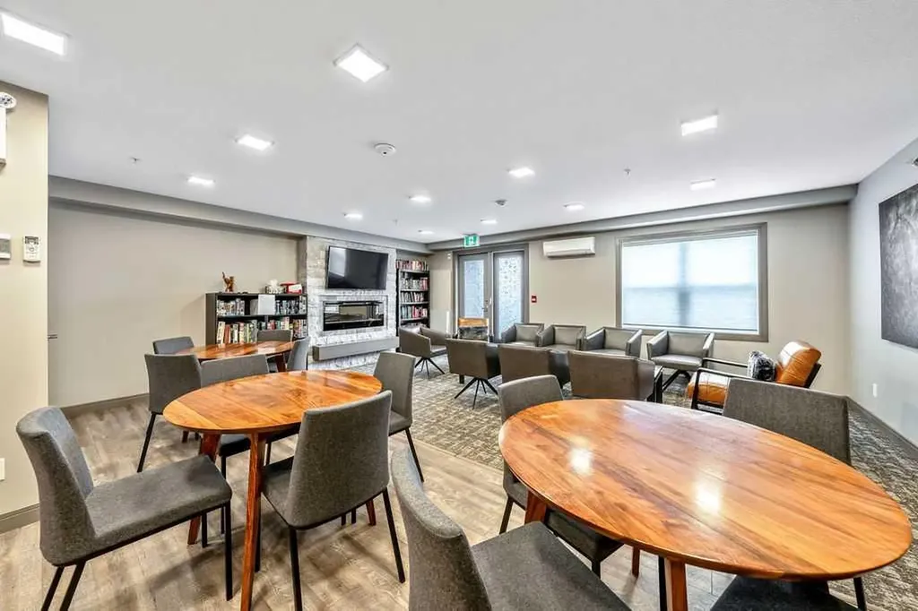 10 Market Boulevard SE Airdrie AB T4A0W8