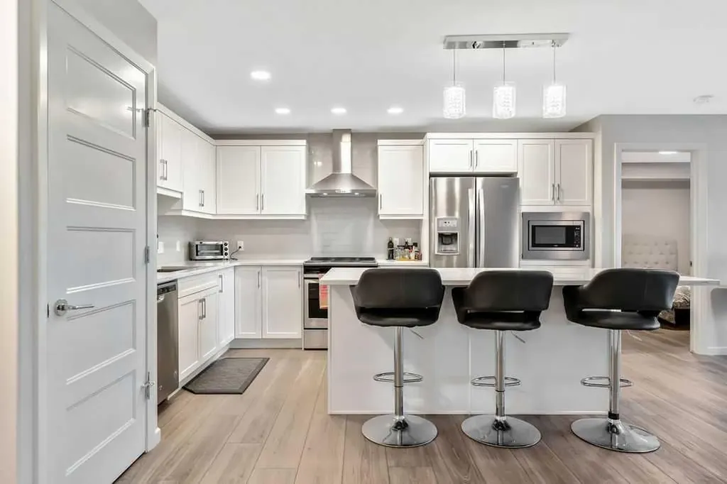 10 Market Boulevard SE Airdrie AB T4A0W8