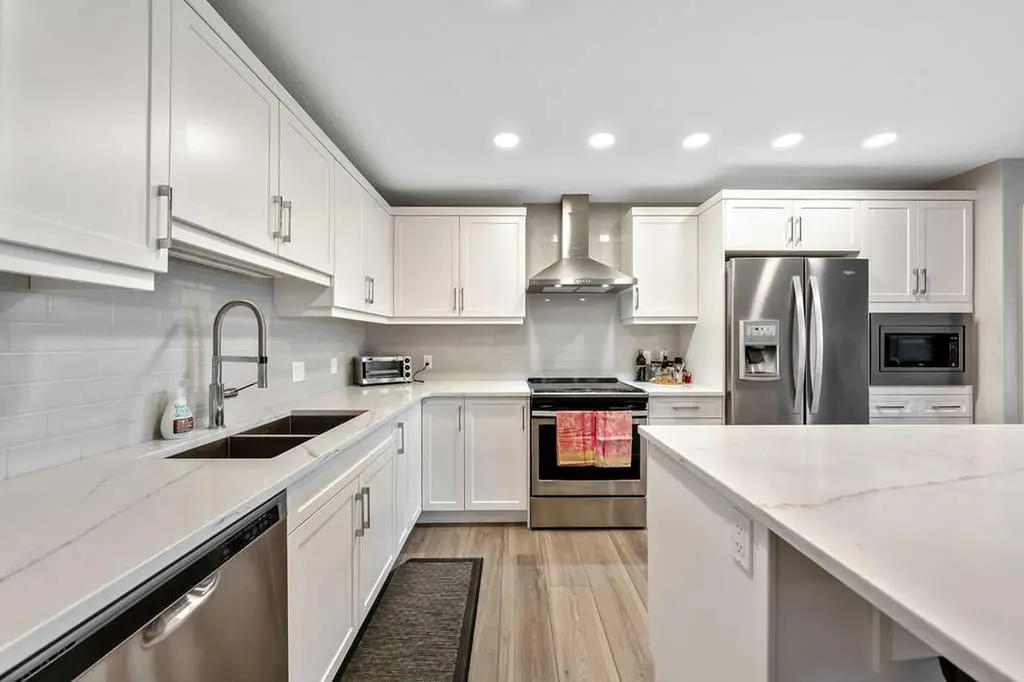 10 Market Boulevard SE Airdrie AB T4A0W8