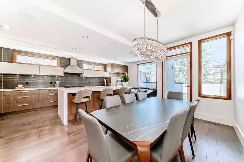 2142 28 Avenue SW Calgary AB T2t 1K5