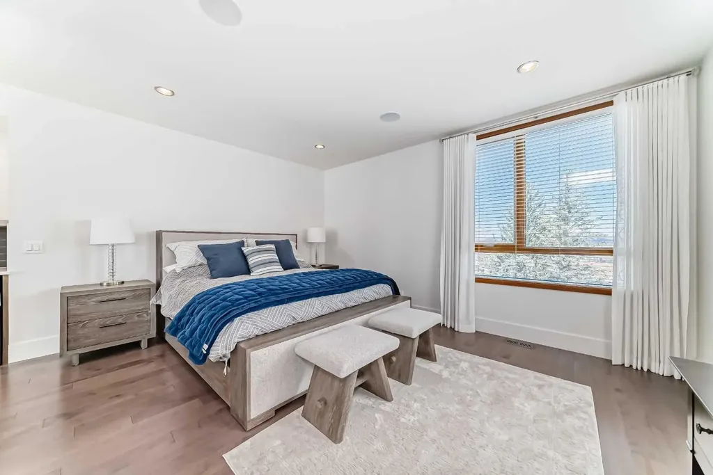 2142 28 Avenue SW Calgary AB T2t 1K5