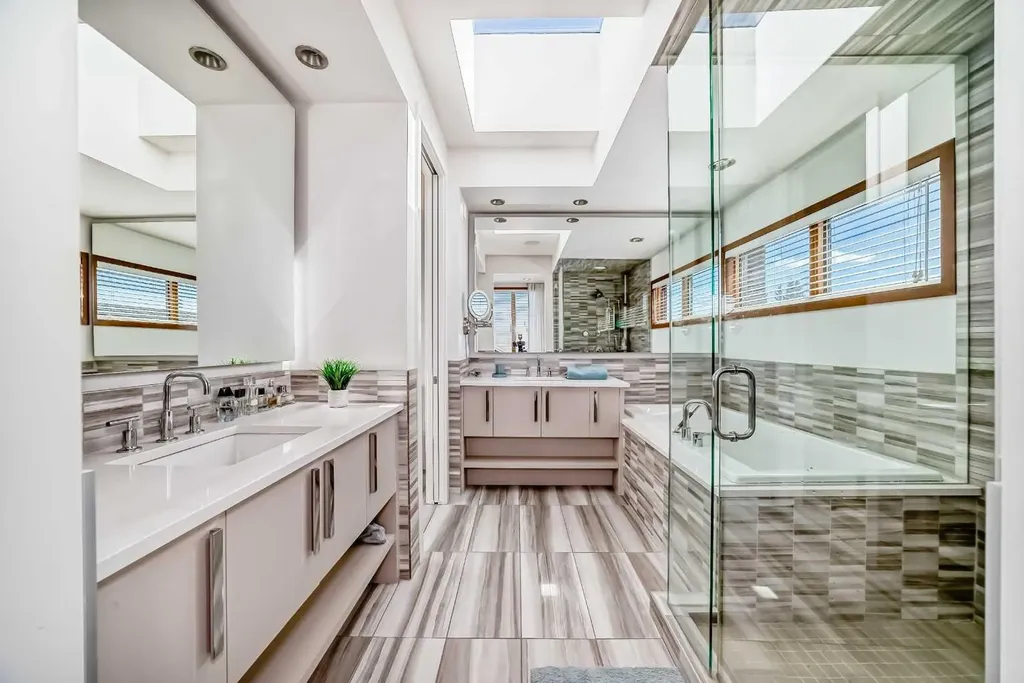 2142 28 Avenue SW Calgary AB T2t 1K5