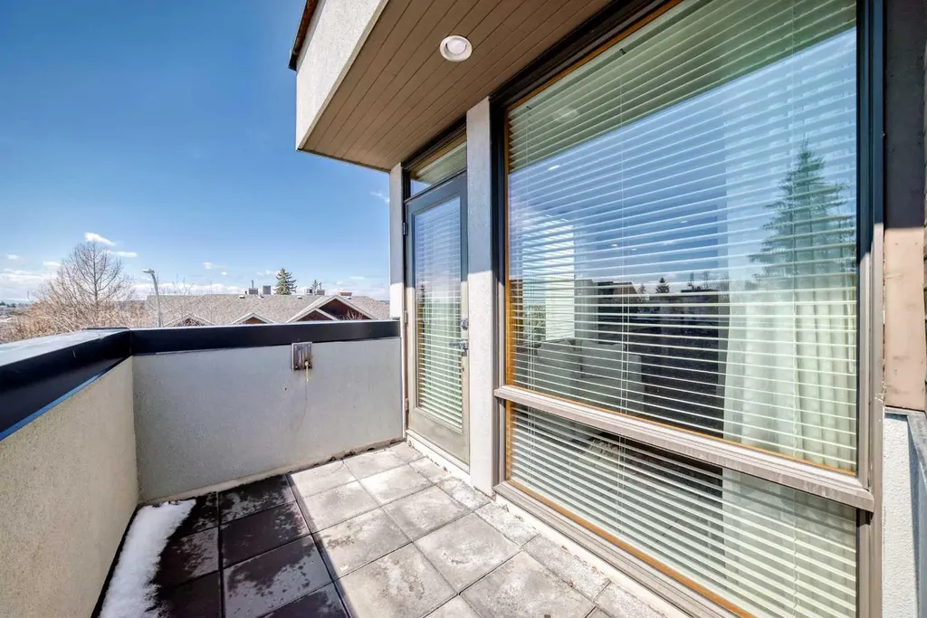 2142 28 Avenue SW Calgary AB T2t 1K5