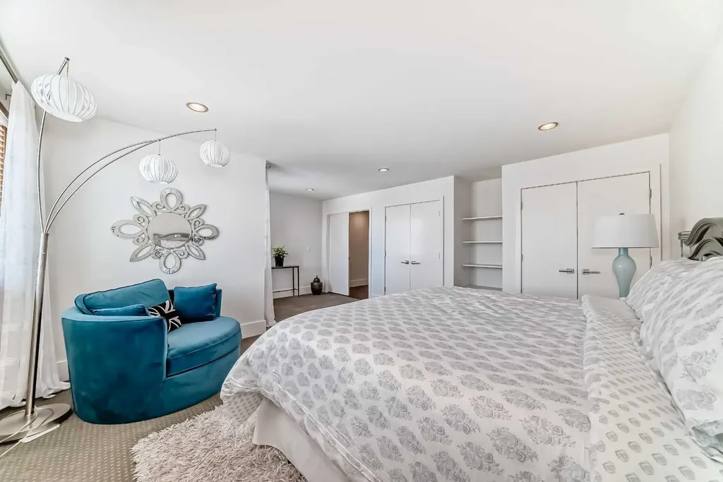 2142 28 Avenue SW Calgary AB T2t 1K5