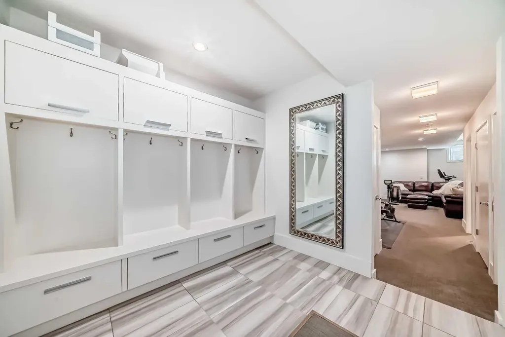 2142 28 Avenue SW Calgary AB T2t 1K5