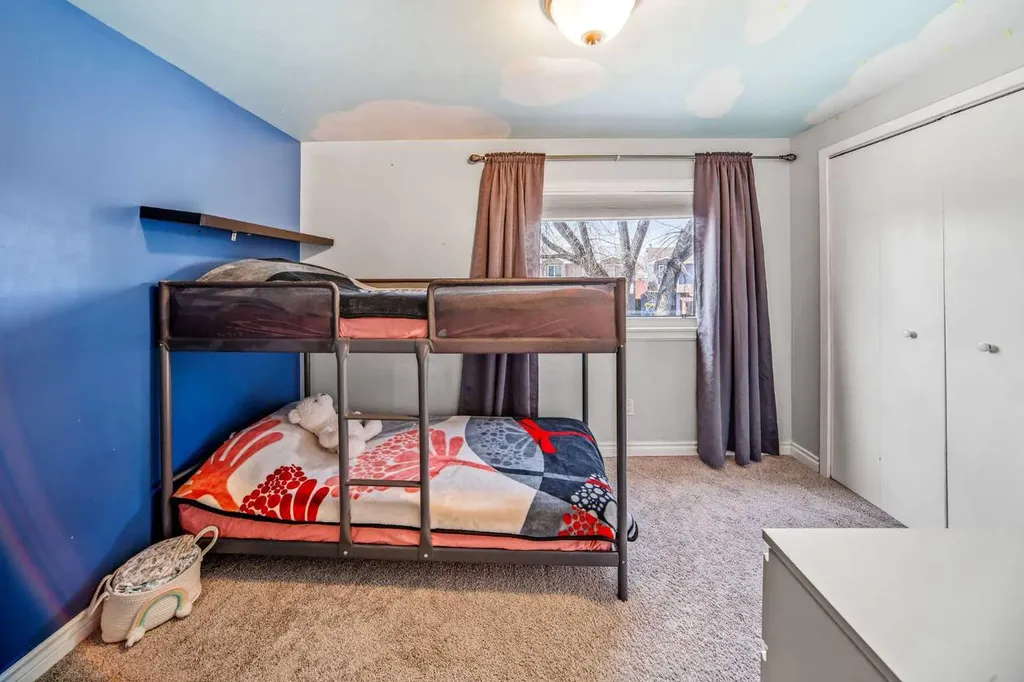 96 Mckinley Road SE Calgary AB T2Z 1V8