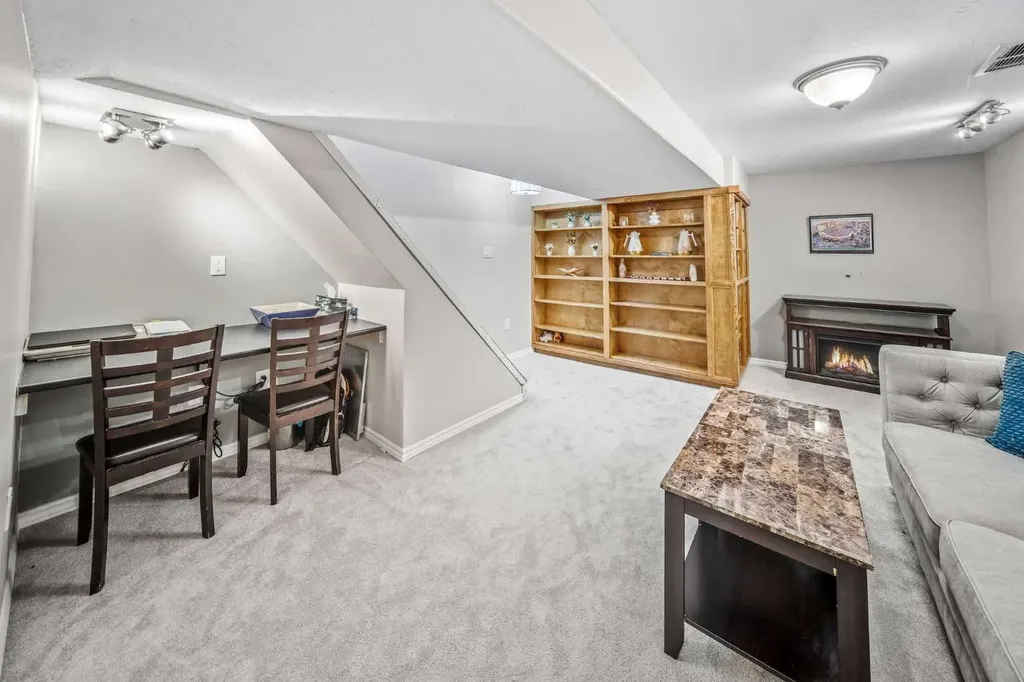 96 Mckinley Road SE Calgary AB T2Z 1V8