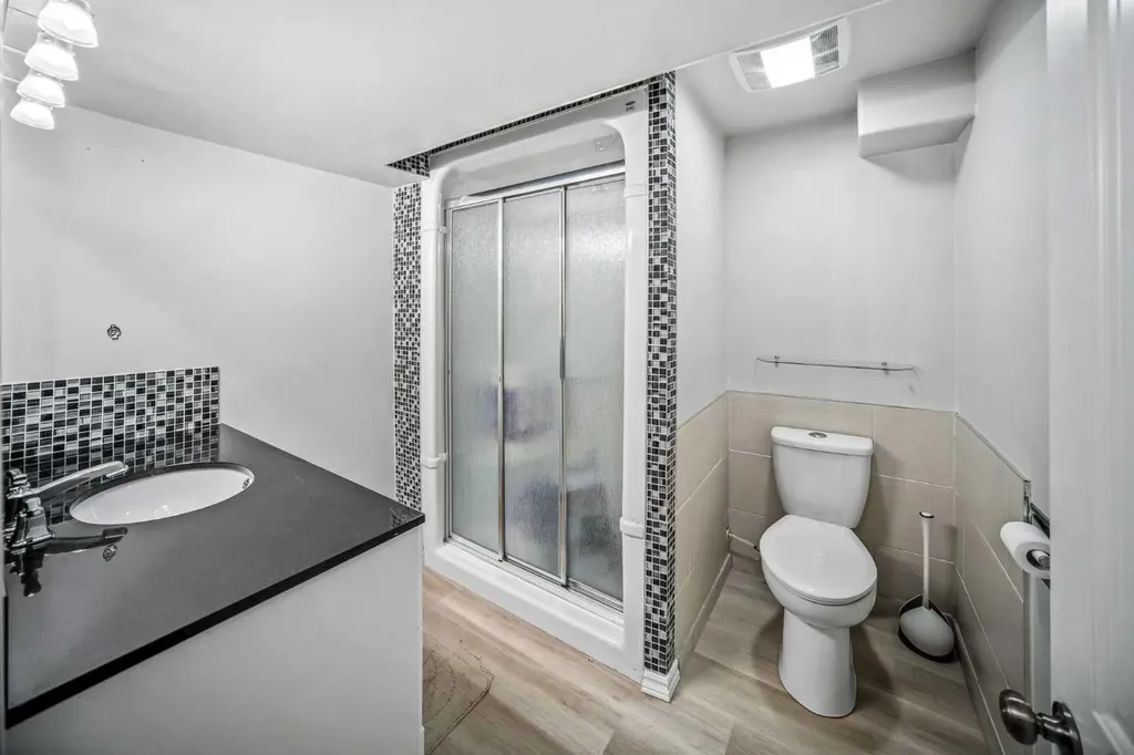 96 Mckinley Road SE Calgary AB T2Z 1V8