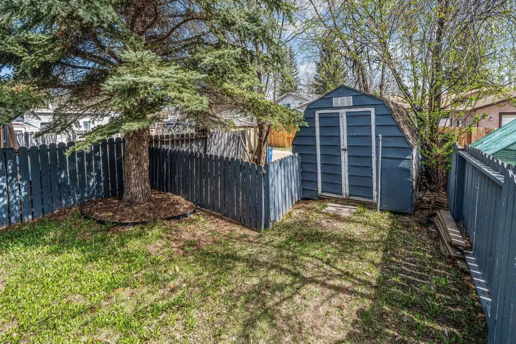 96 Mckinley Road SE Calgary AB T2Z 1V8