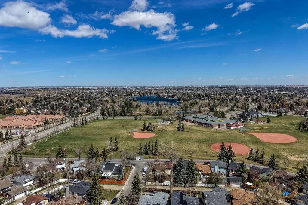 96 Mckinley Road SE Calgary AB T2Z 1V8