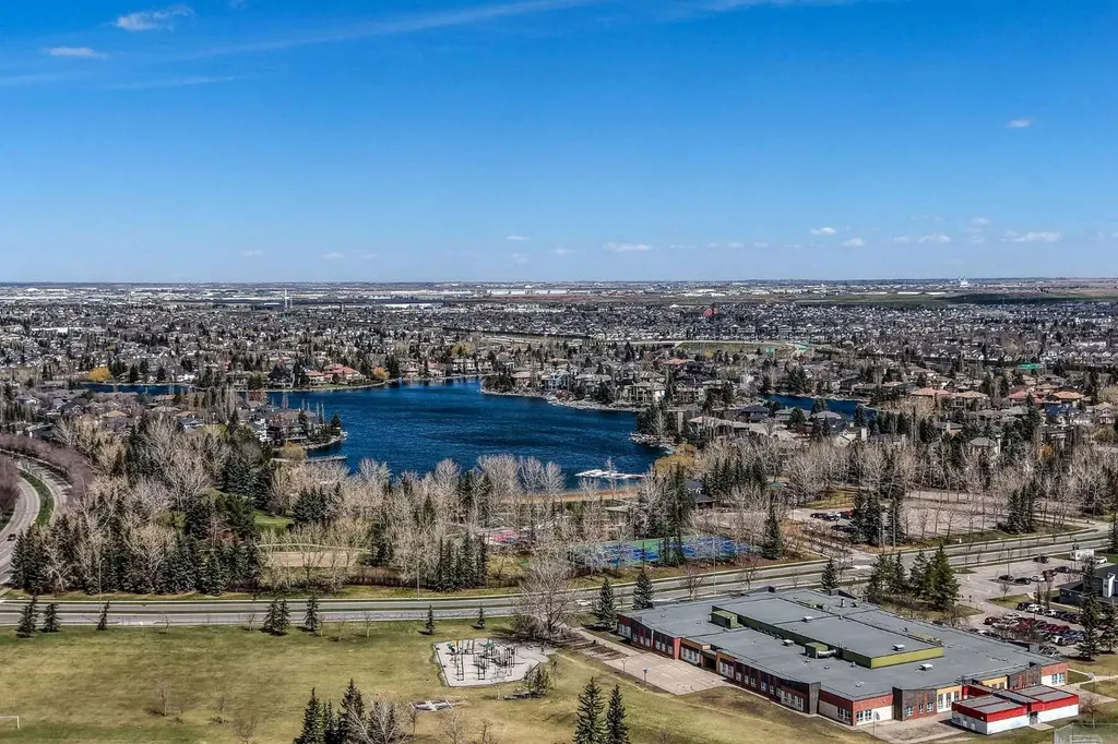 96 Mckinley Road SE Calgary AB T2Z 1V8