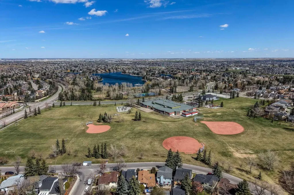 96 Mckinley Road SE Calgary AB T2Z 1V8