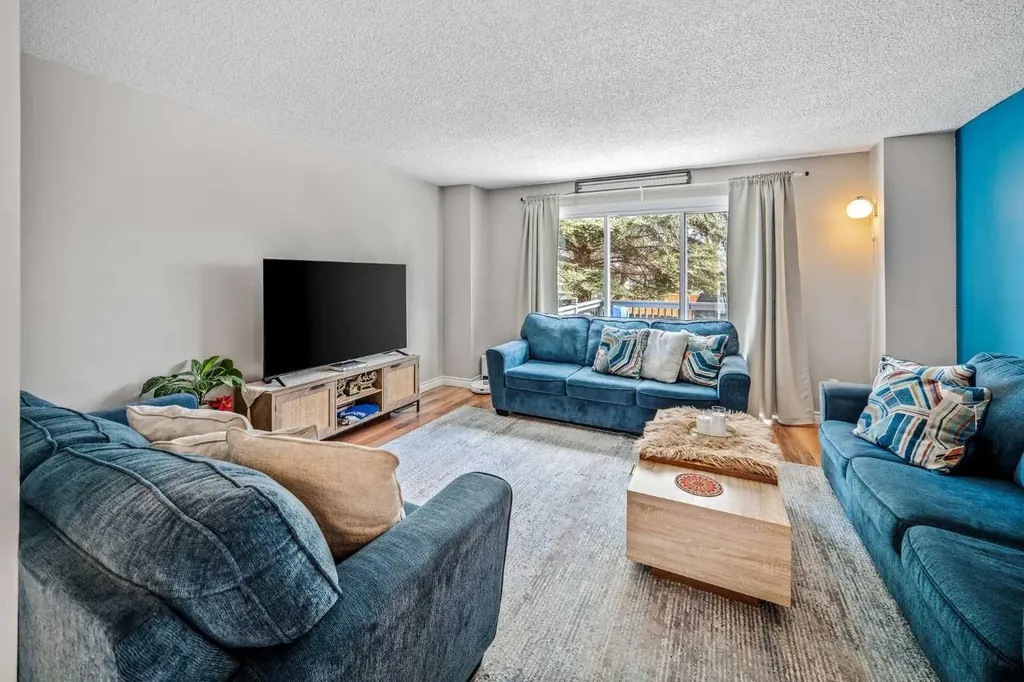 96 Mckinley Road SE Calgary AB T2Z 1V8