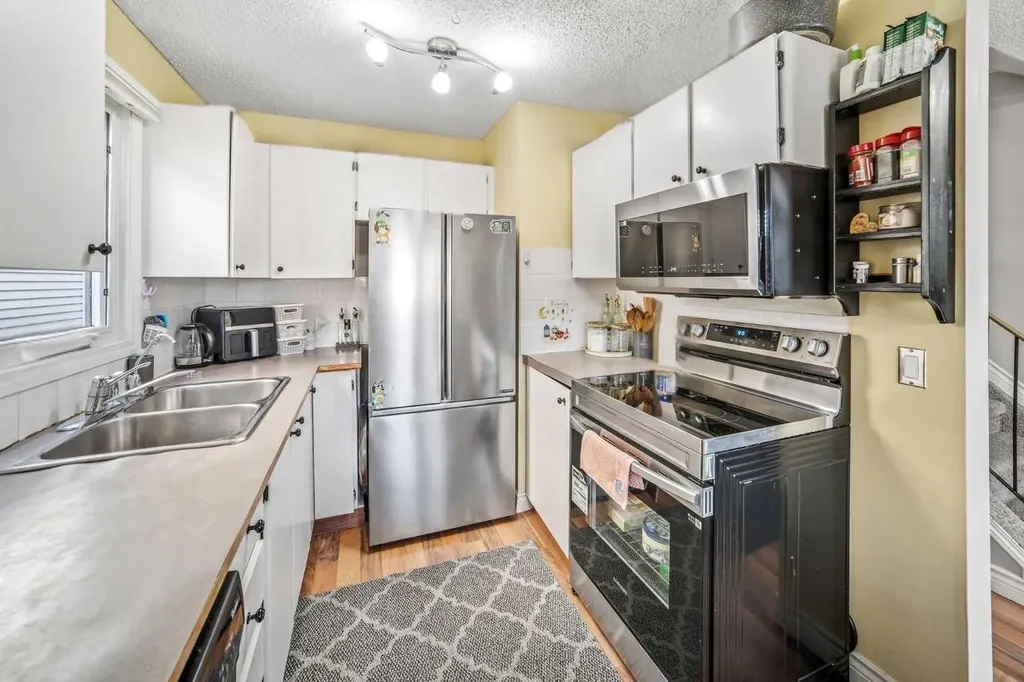 96 Mckinley Road SE Calgary AB T2Z 1V8