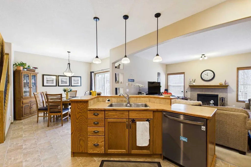 551 Tuscany Ravine Road NW Calgary AB T3L 3B1