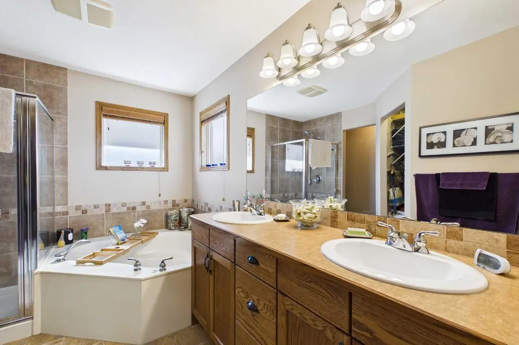 551 Tuscany Ravine Road NW Calgary AB T3L 3B1
